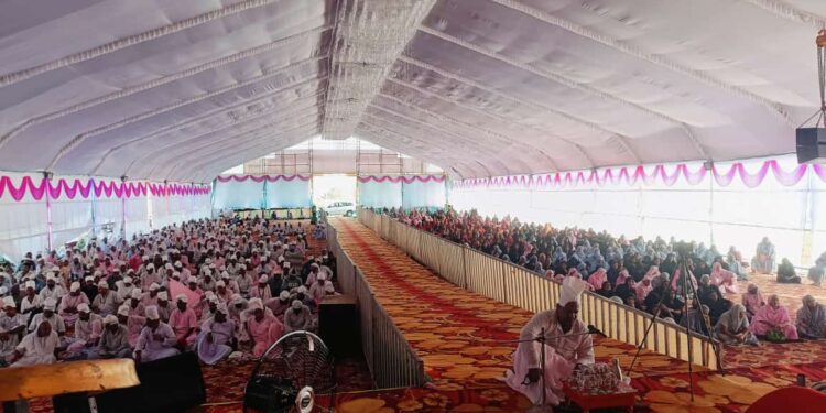 श्रीमद् महावाक्य निर्वचन ज्ञानयज्ञ सोहळा – 35 दिवस सुरू राहणार – अखंड अन्नदान , देशभरातून संत महंतांची मांदियाळी