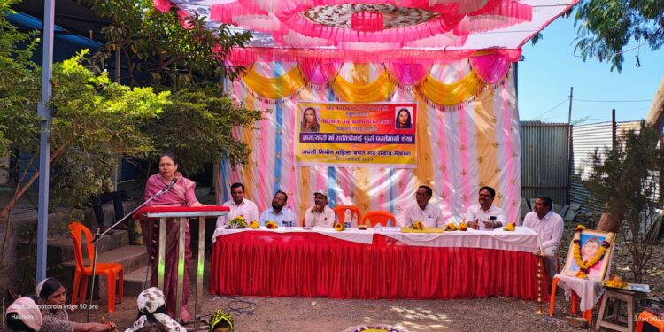 बिलाल उर्दू प्राथमिक शाळेत  सावित्रीबाई फुले जयंतीनिमित्त संवाद