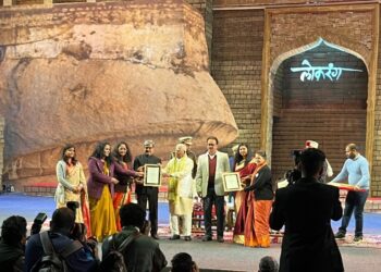 डॉ. दीपा कुचेकर यांचा राज्यपालांच्या हस्ते झाला सन्मान