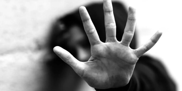 भाेंदूकडून महिलेवर बलात्कार, पाेलिसांकडून गुन्हा दाखल