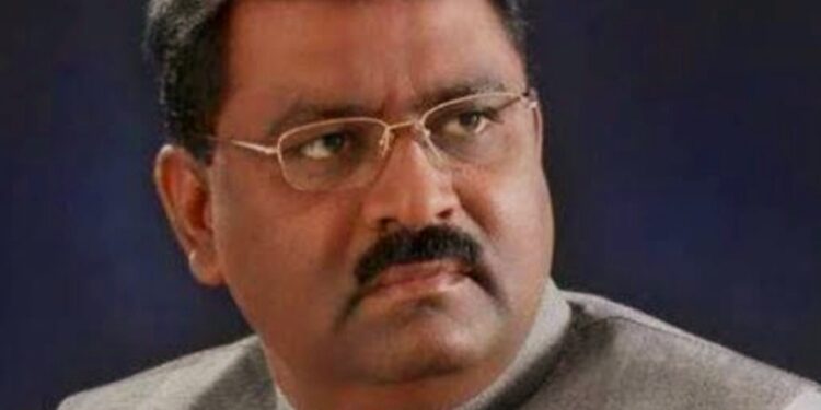 अण्णांचे चुकले नाही, पण..!