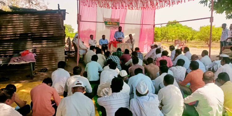 कृषी दिन साजरा – किड नियंत्रण आवश्यकच आहे – डॉ. गायकवाड