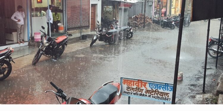 गेवराई शहरात जोरदार पाऊस