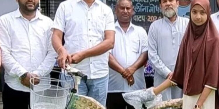 स्तुत्य उपक्रम – 17 मुलींना सायकल वाटप