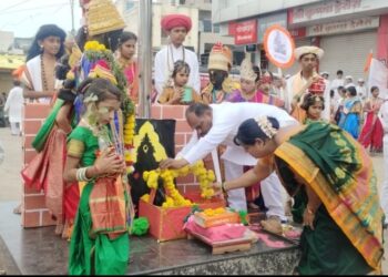 इरा पब्लिक स्कूलचा उपक्रम – विठू नामाच्या जयघोषाने शहरात अवतरले पंढरपूर